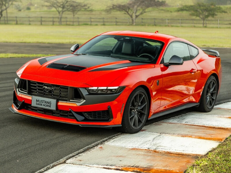 ford-mustang-esportivo-vermelho